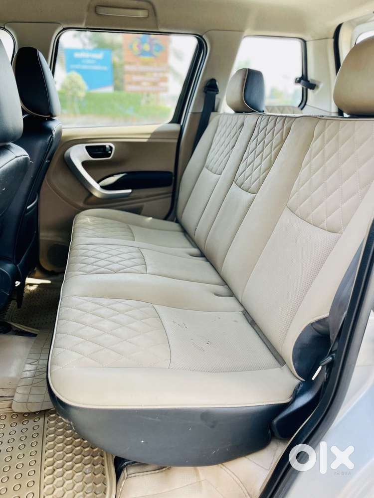 Mahindra Tuv 300 T10, 2019, Diesel
