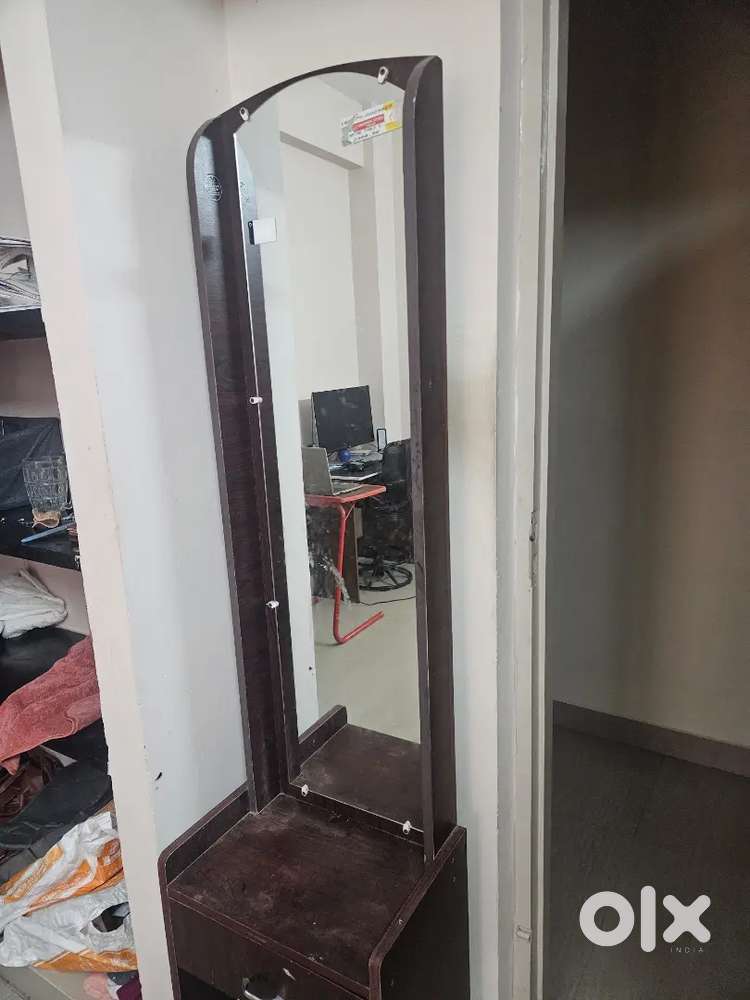 Dressing table