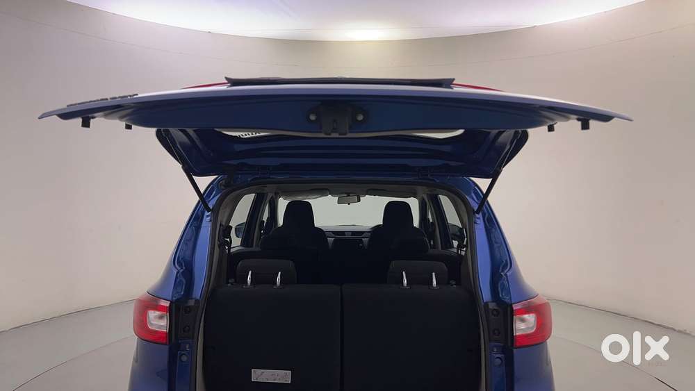 Renault Triber Rxt, 2023, Petrol