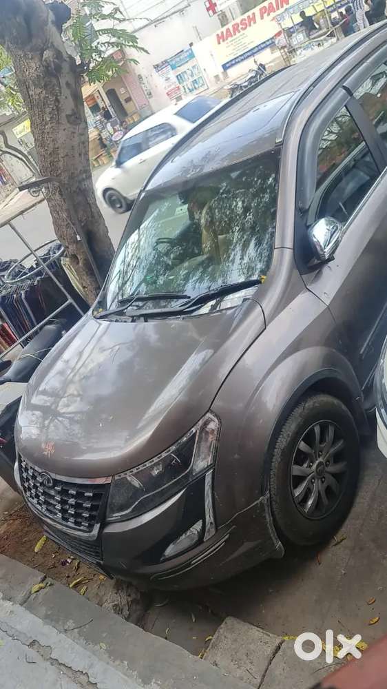 Mahindra Xuv500 2018 Diesel 75000 Km Driven