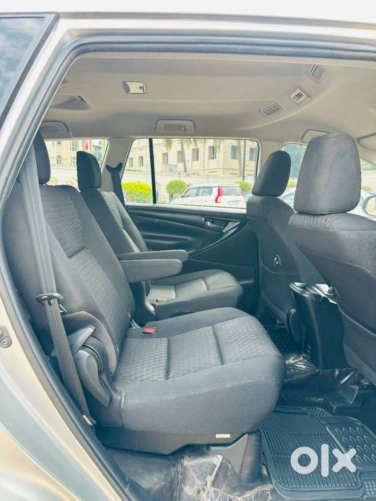 Toyota Innova Crysta 2.4 G Mt 7 Str, 2022, Diesel