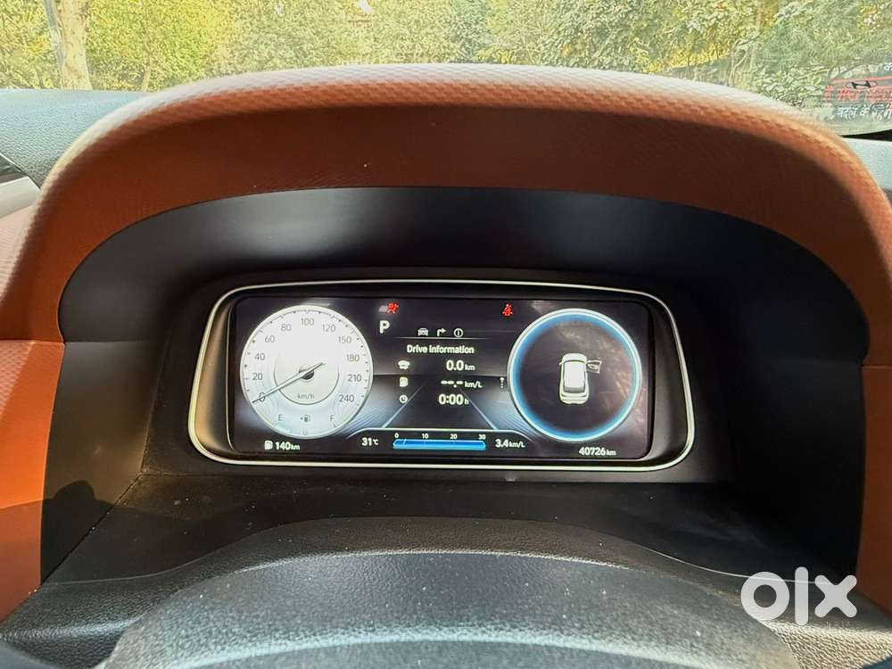 Hyundai Alcazar Signature Dual Tone, 2022, Petrol