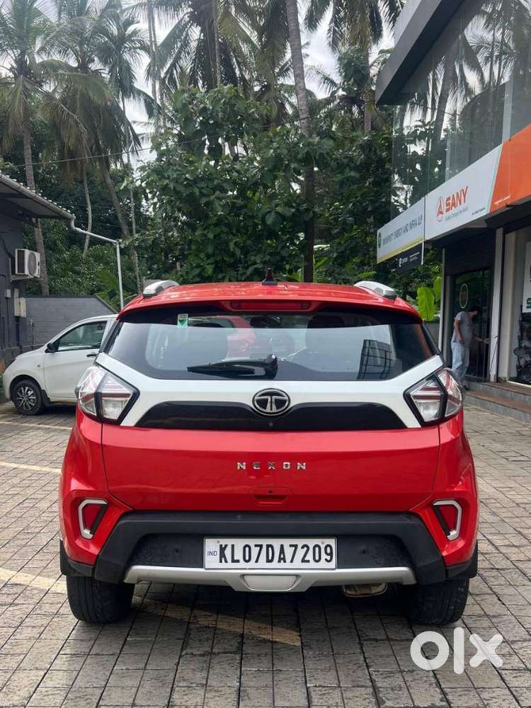Tata Nexon 1.2 Revotron Xza Plus, 2023, Petrol