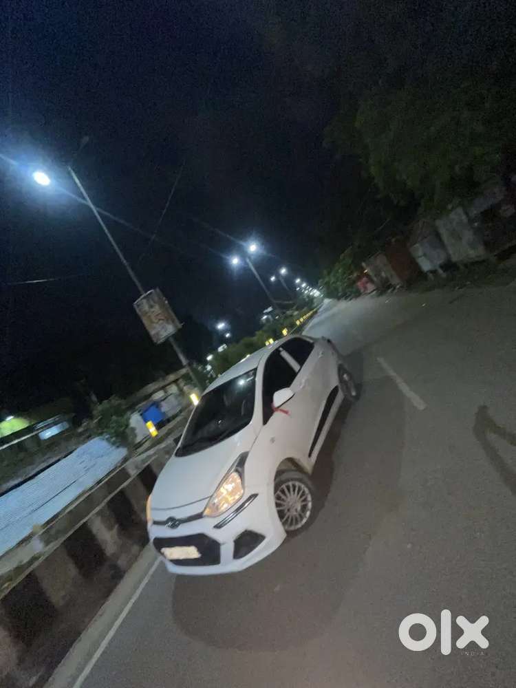 Hyundai Xcent Base 2016 Km Driven