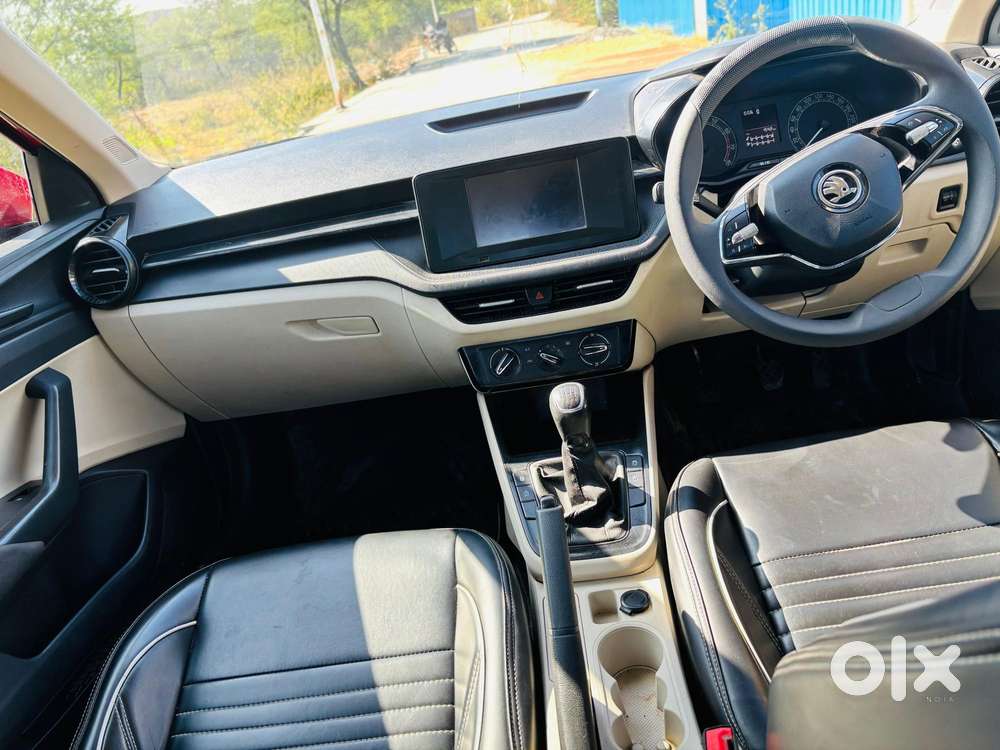Skoda Slavia Anniversary Edition 1.5l Tsi Mt, 2022, Petrol