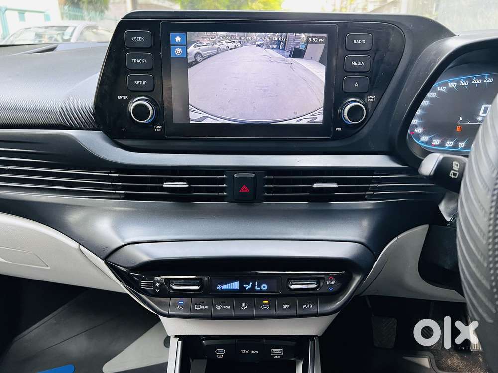 Hyundai Venue 1.2 S (o), 2024, Petrol