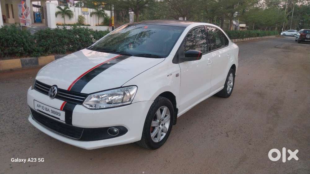Volkswagen Vento 2010-2013 Petrol Highline, 2012, Petrol