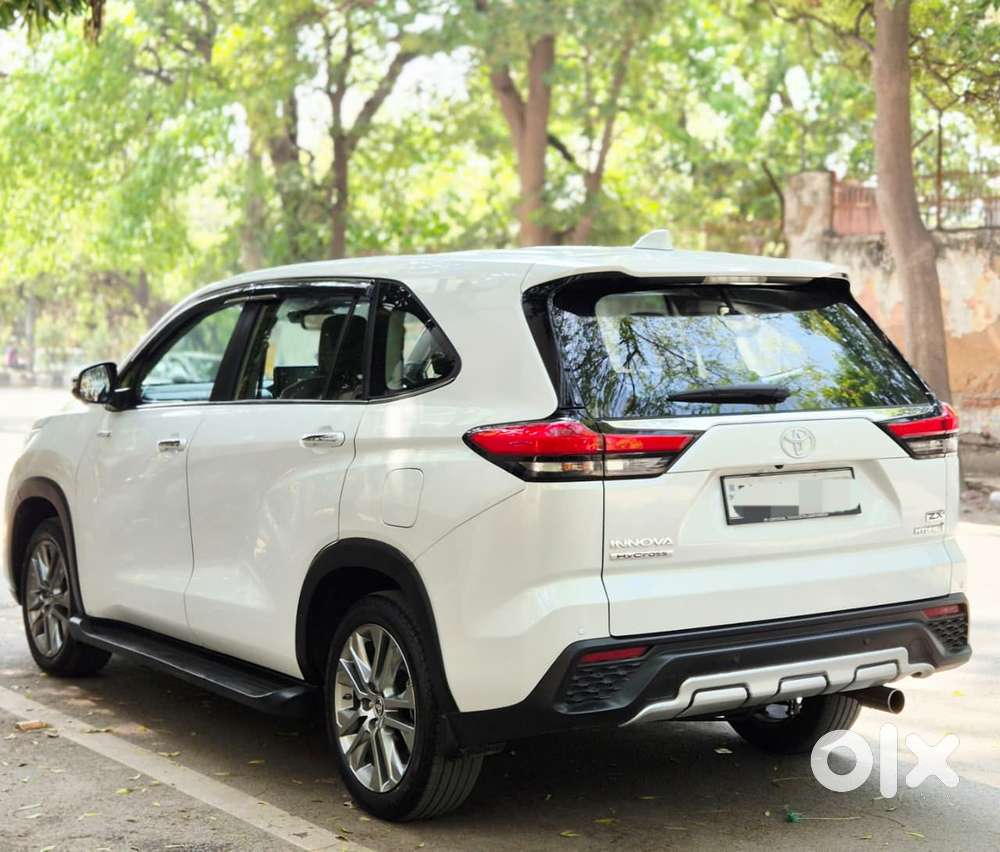 Toyota Innova Hycross 2.0 Zx (o) Hybrid 7 Str, 2025, Petrol