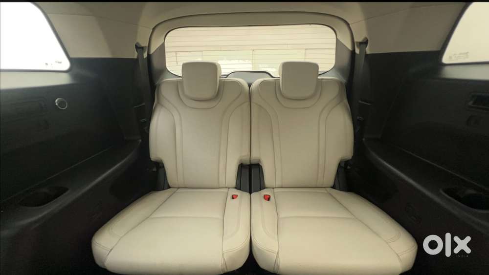 Mahindra Xuv700 2.0 Ax 7 Petrol At Luxury Pack Str, 2023, Petrol