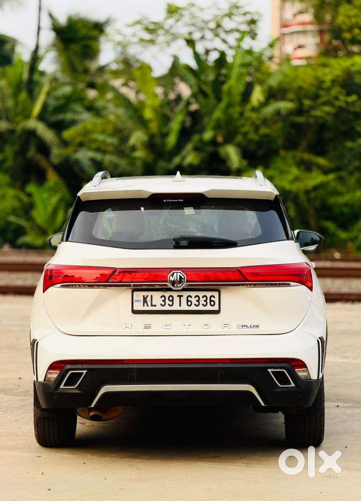 Mg Hector Plus Sharp Pro 1.5 Turbo Petrol Cvt 7 Str, 2023, Petrol