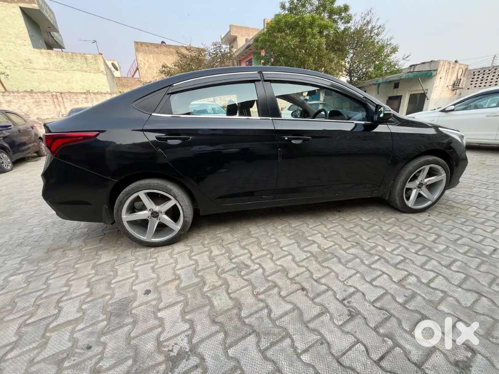 Hyundai Verna With Alloy Wheels,ambience Light