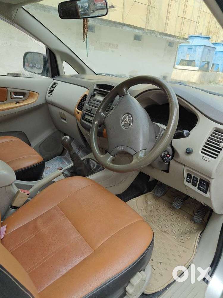Toyota Innova 2.5 V 7 Str, 2010, Diesel