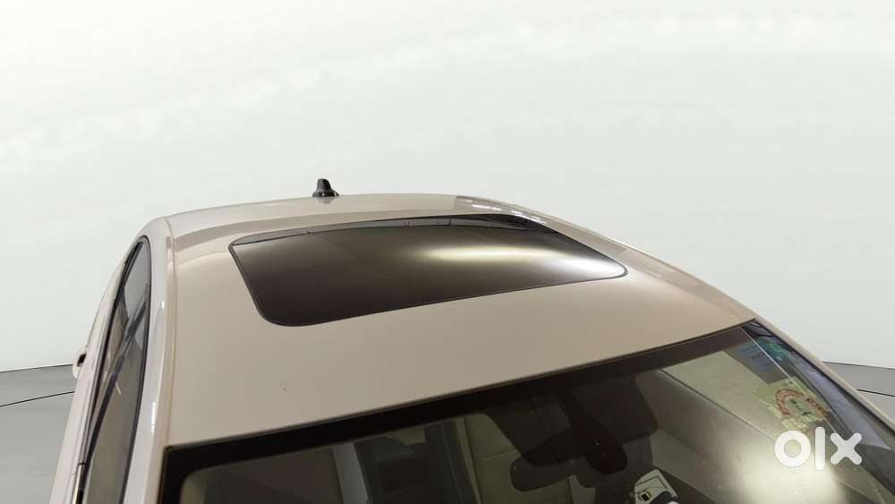 Skoda Slavia Style 1.0l Tsi Mt, 2022, Petrol
