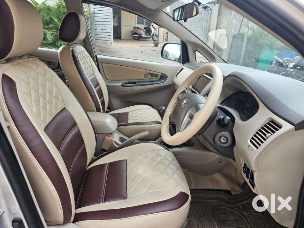 Toyota Innova 2.5 G (diesel) 7 Seater Bs Iv, 2014, Diesel