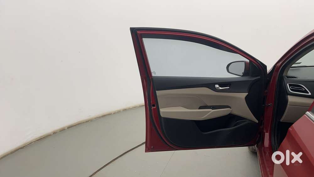 Hyundai Verna 1.5 Sx Ivt, 2022, Petrol