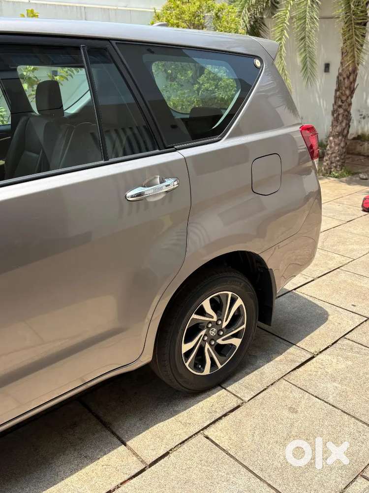 Exceptionally Maintained 2021 Crysta In Avantgarde Bronze