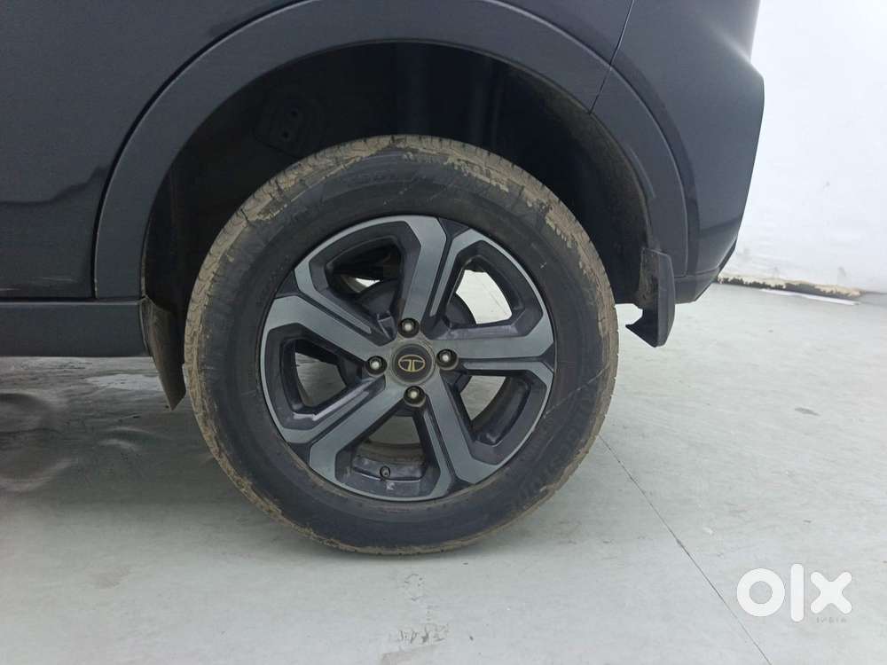 Tata Nexon 1.5 Revotorq Xza Plus Luxs Red Dark Edition Amt, 2023, Di..