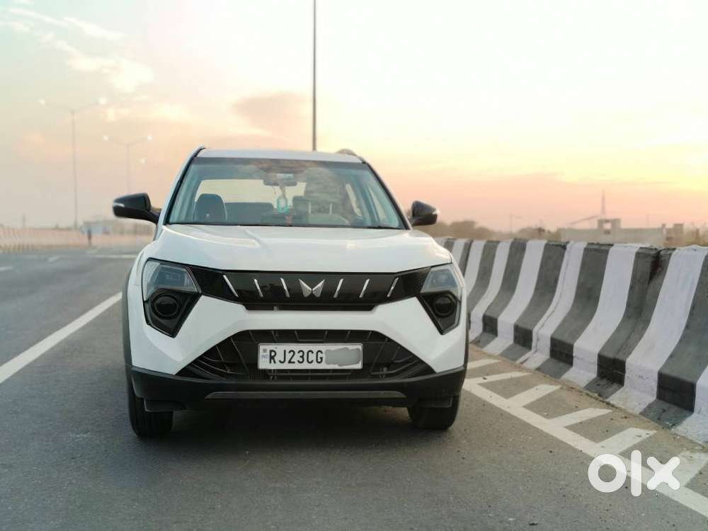 Mahindra 3xo White Ax5