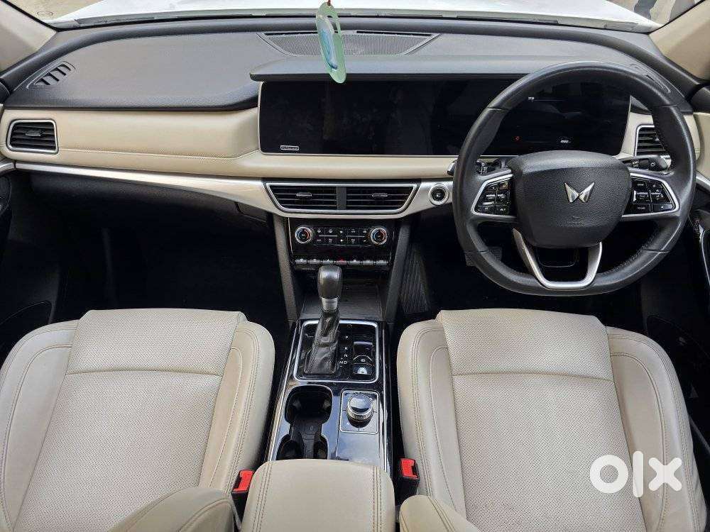 Mahindra Xuv700 2.2 Ax 7 Diesel At Luxury Pack Str, 2022, Diesel