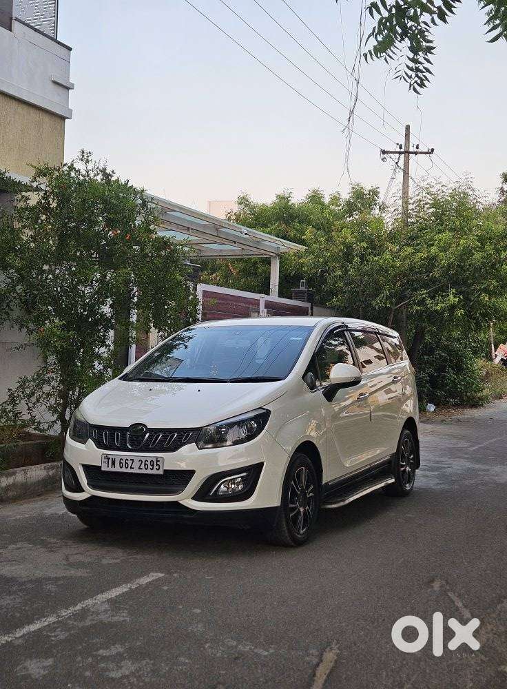 Mahindra Marazzo M8, 2018, Diesel