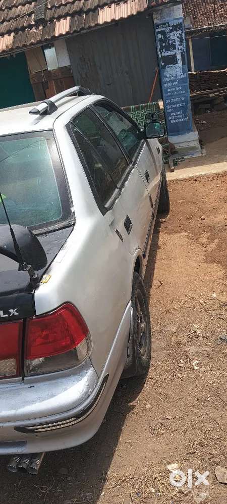 Maruti Suzuki Esteem Petrol 1999