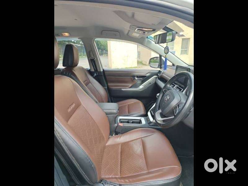 Toyota Innova Hycross 2.0 Vx (o) Hybrid 8 Str, 2023, Electric