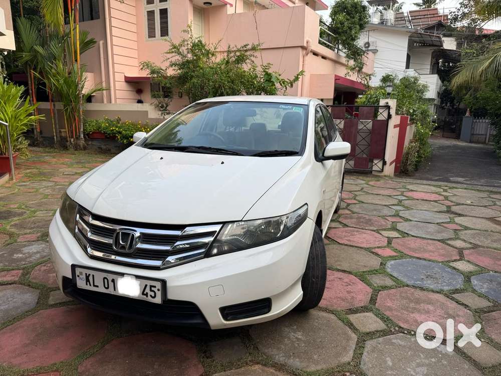 Honda City 1.5 Smt (2013) – 77,077 Km  Pristine Condition