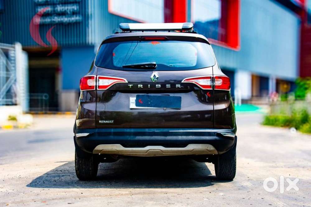 Renault Triber Rxz, 2023, Petrol