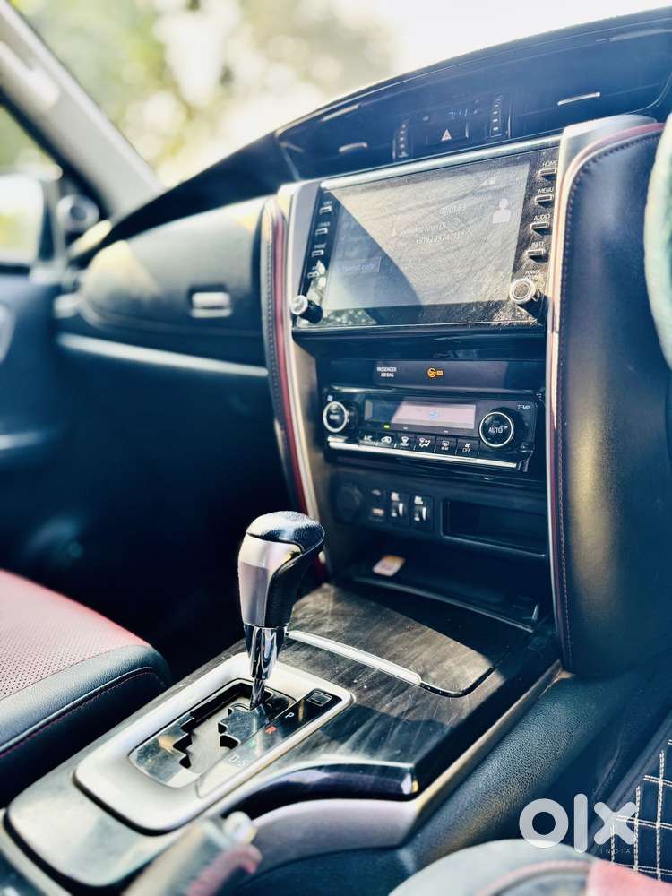 Toyota Fortuner Legender