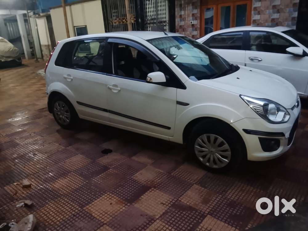 Ford Figo 1.2p Trend Mt, 2015, Petrol