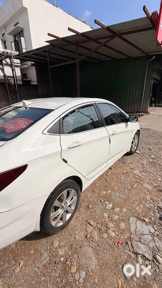 Hyundai Fluidic Verna 2012