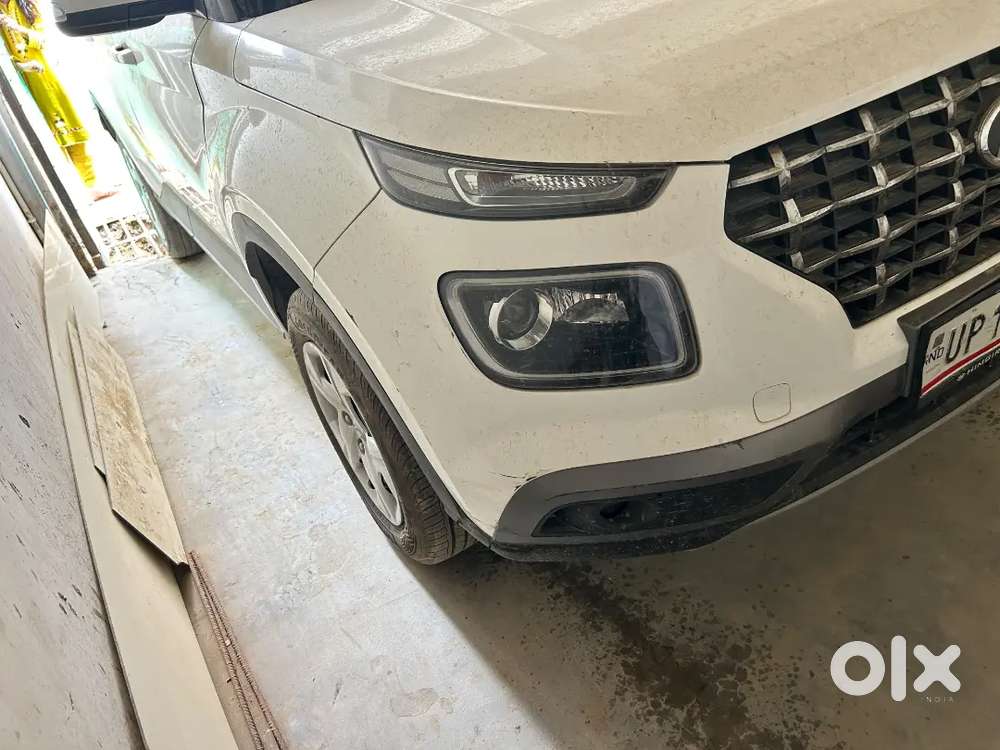 Hyundai Venue 2022 Petrol 33000 Km Driven