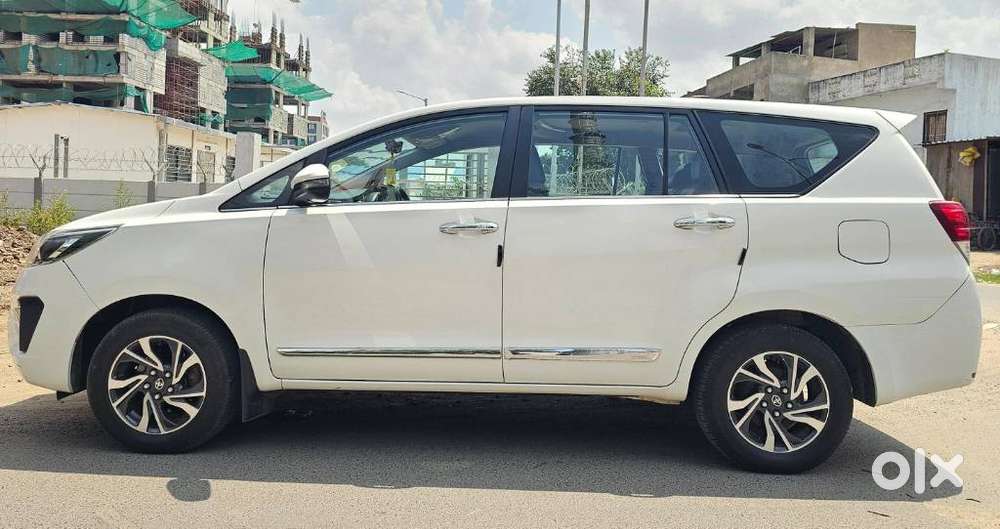 Toyota Innova Crysta [2020-ongoing] 2.4 Vx 8 Str, 2022, Diesel