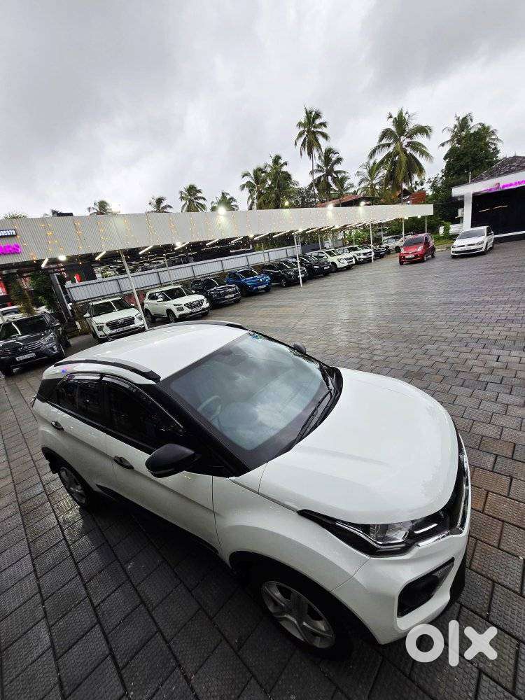 Tata Nexon 1.2 Revotron Xm (s), 2022, Petrol