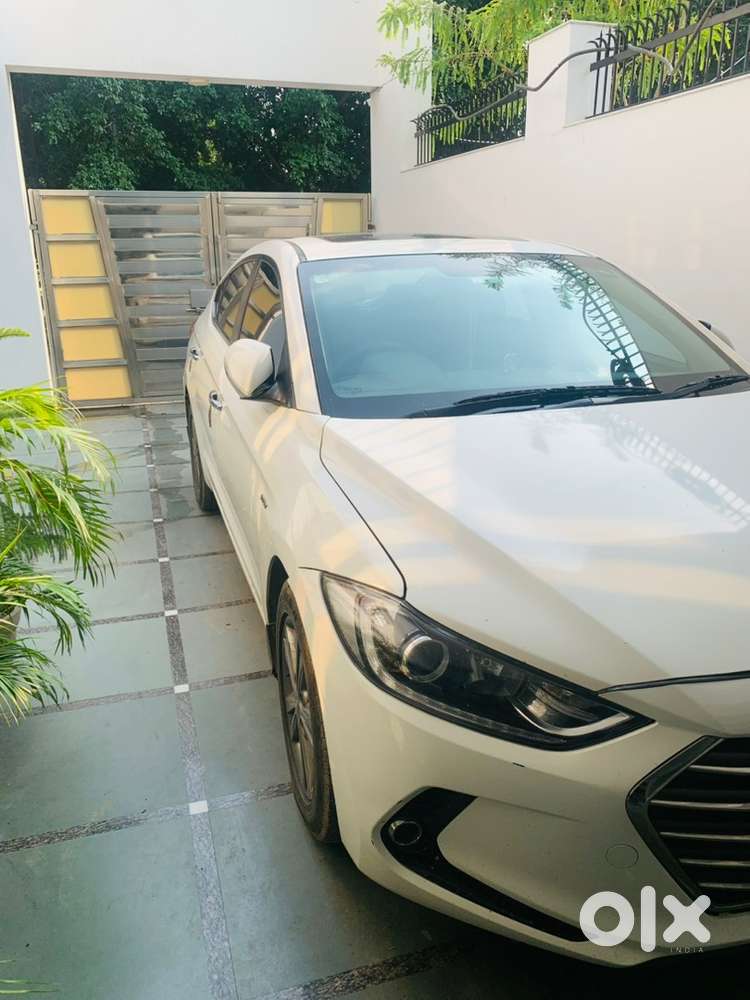 Hyundai New Elantra 2016 Petrol Well Maintained