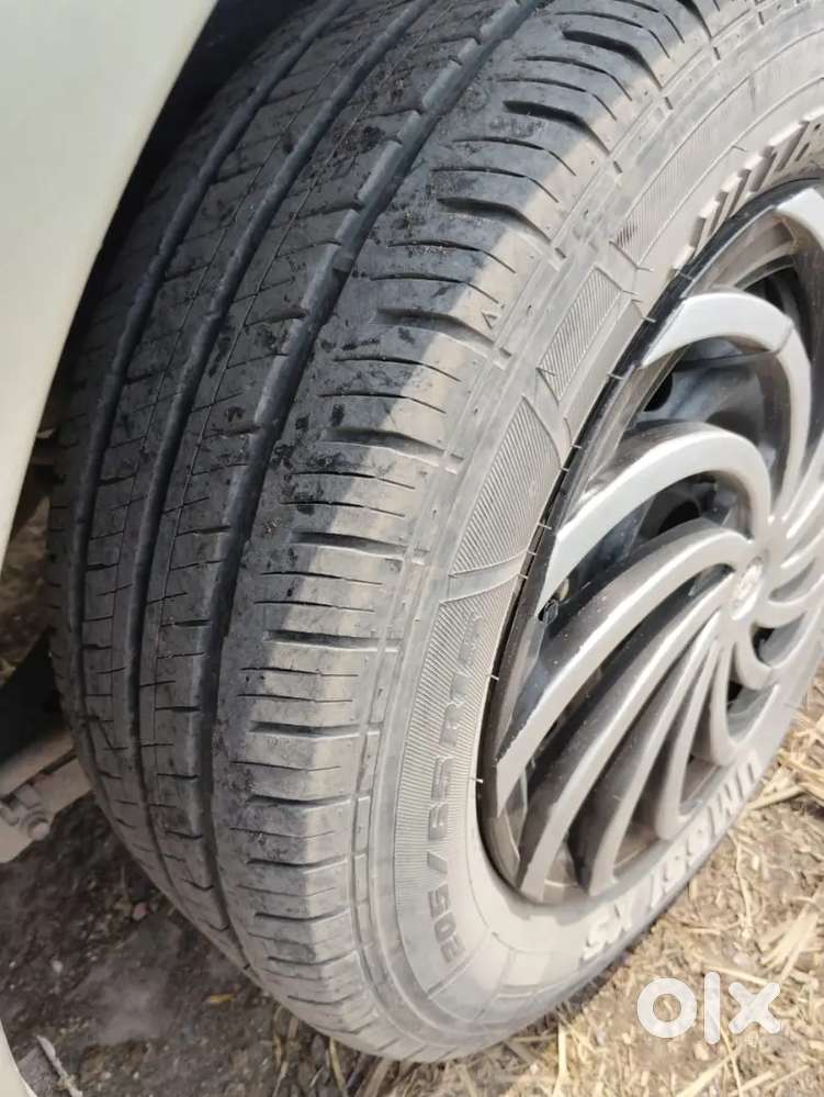 All Gaddi Original Paint  Passing 2028 Bima Ok Tiyer Condition Good