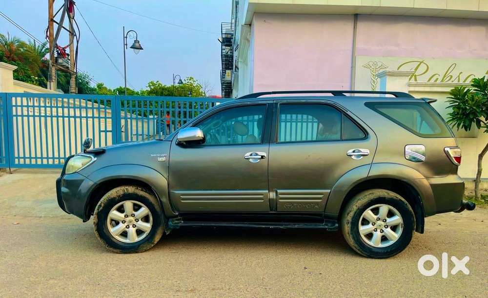 Toyota Fortuner 2010