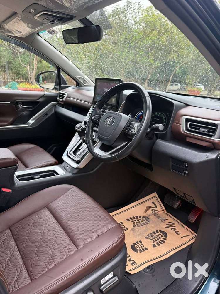 Toyota Innova Hycross 2.0 Zx Hybrid 7 Str, 2024, Petrol