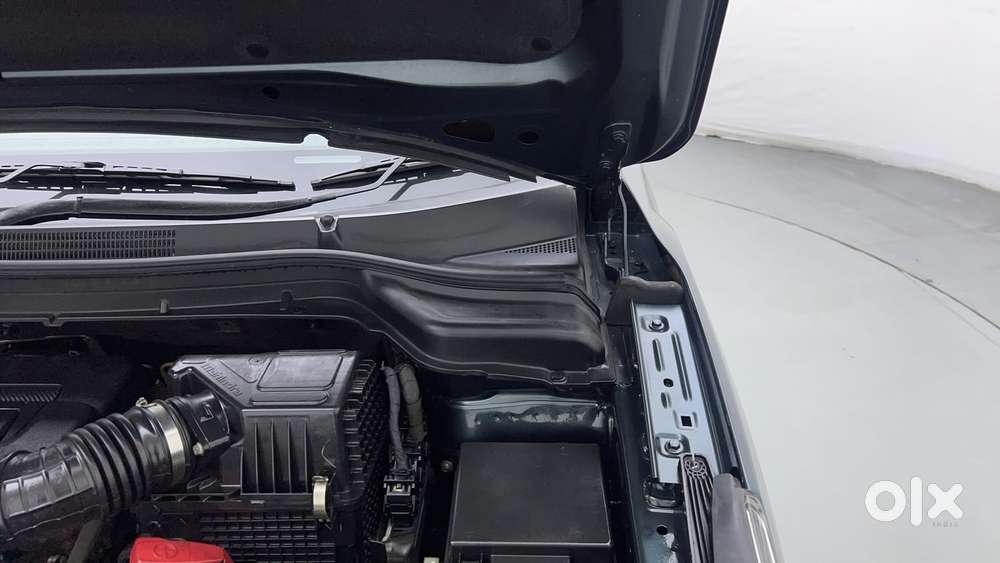 Mahindra Xuv300 1.2 W6 Amt Petrol, 2022, Petrol