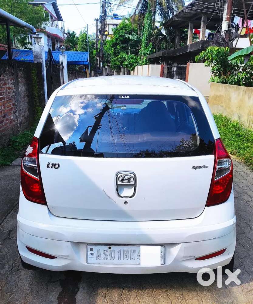 Hyundai I10 Sportz (2016) Petrol Showroom Condition Lady Owner .