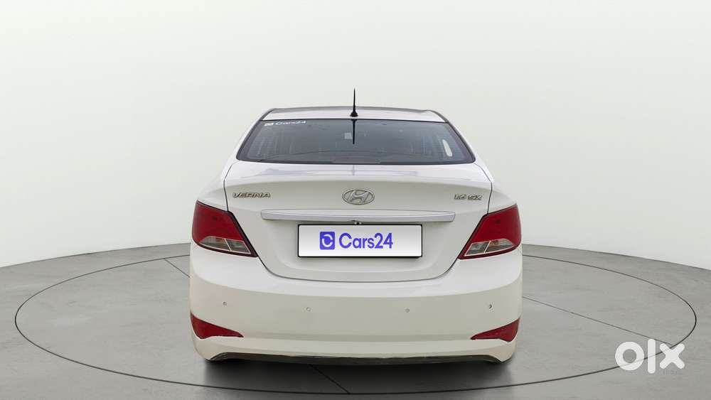 Hyundai Verna Fluidic 1.6 Vtvt Sx, 2015, Petrol