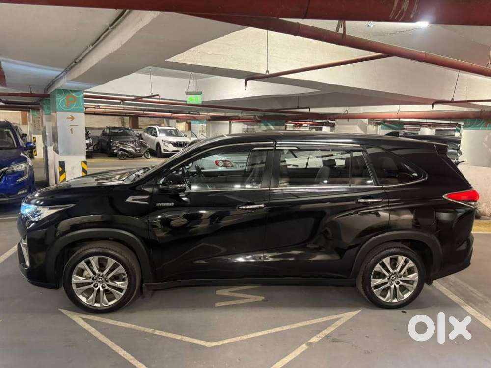 Toyota Innova Hycross 2.0 Zx (o) Hybrid 7 Str, 2023, Petrol