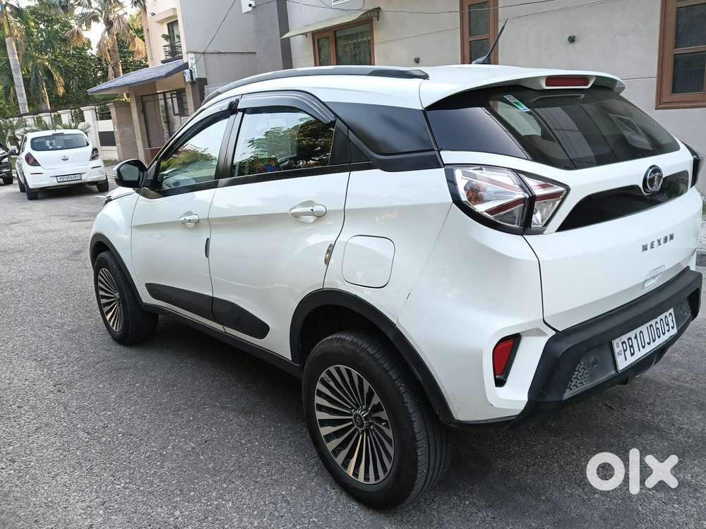 Tata Nexon 1.5 Revotorq Xm (s), 2023, Diesel