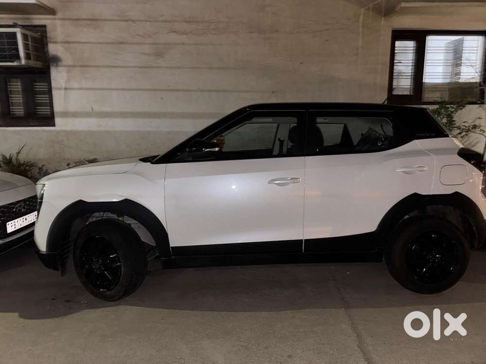 Mahindra Xuv 3xo 2025 Petrol Well Maintained