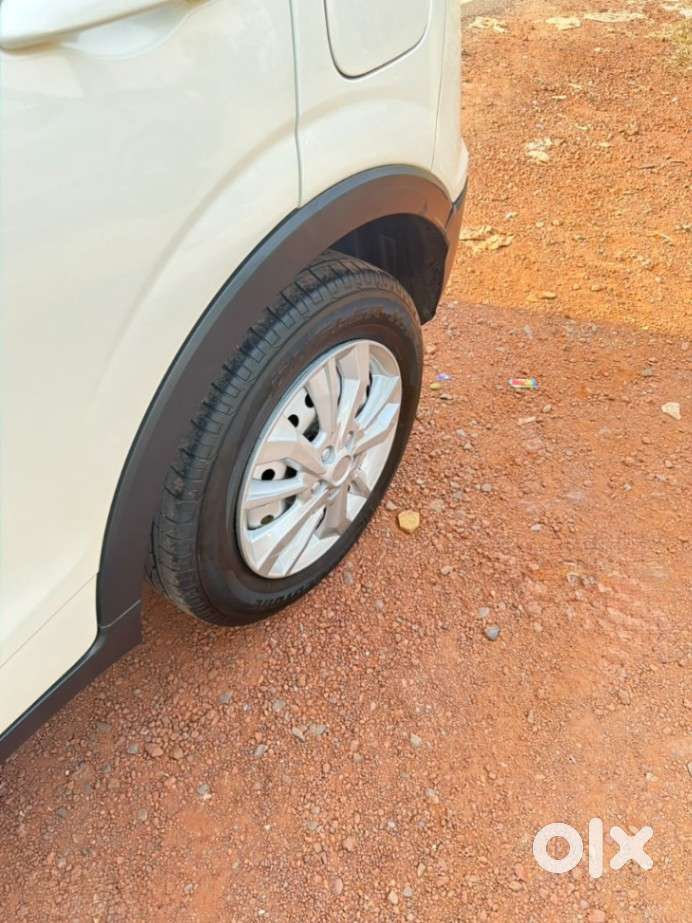 Mahindra Xuv300 W4, 2023, Petrol