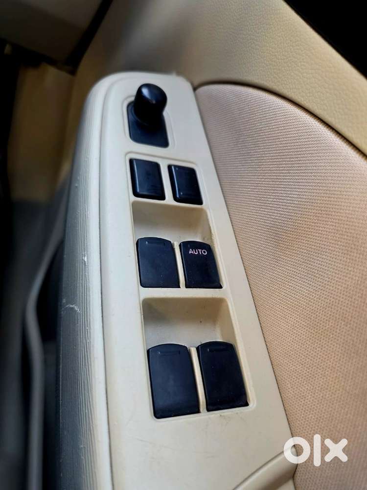 Maruti Suzuki Swift Dzire Vxi(o) Mt, 2018, Petrol