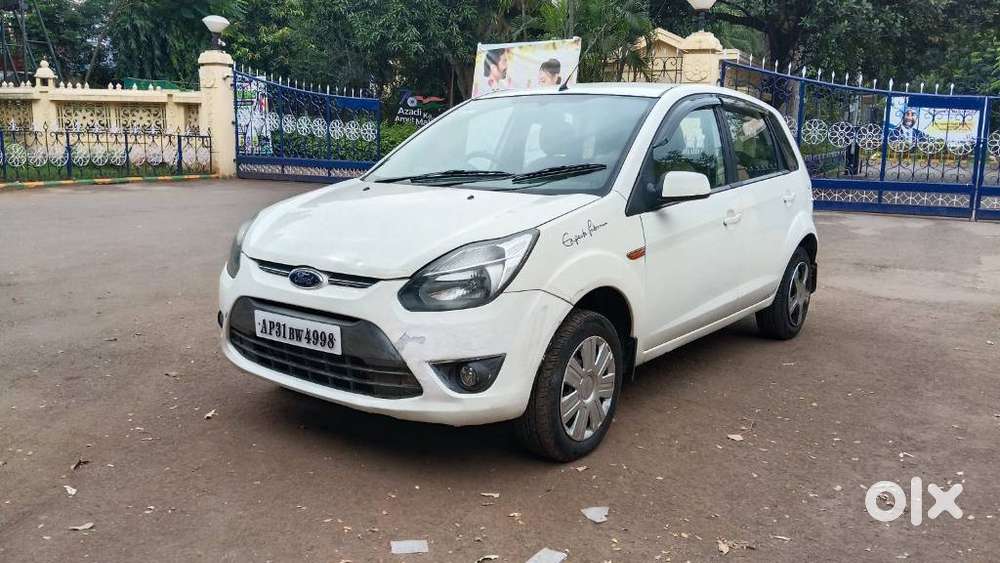 Ford Figo Petrol Zxi, 2012, Petrol