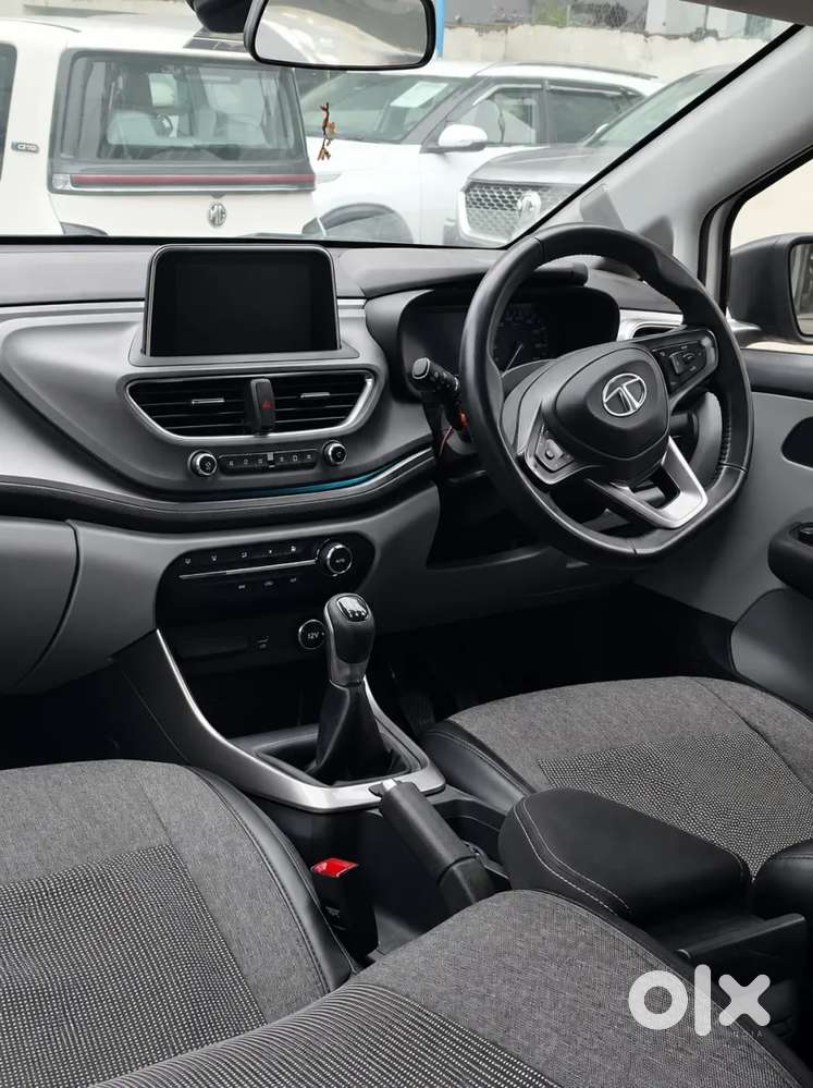 Tata Altroz Xz, 2020, Petrol