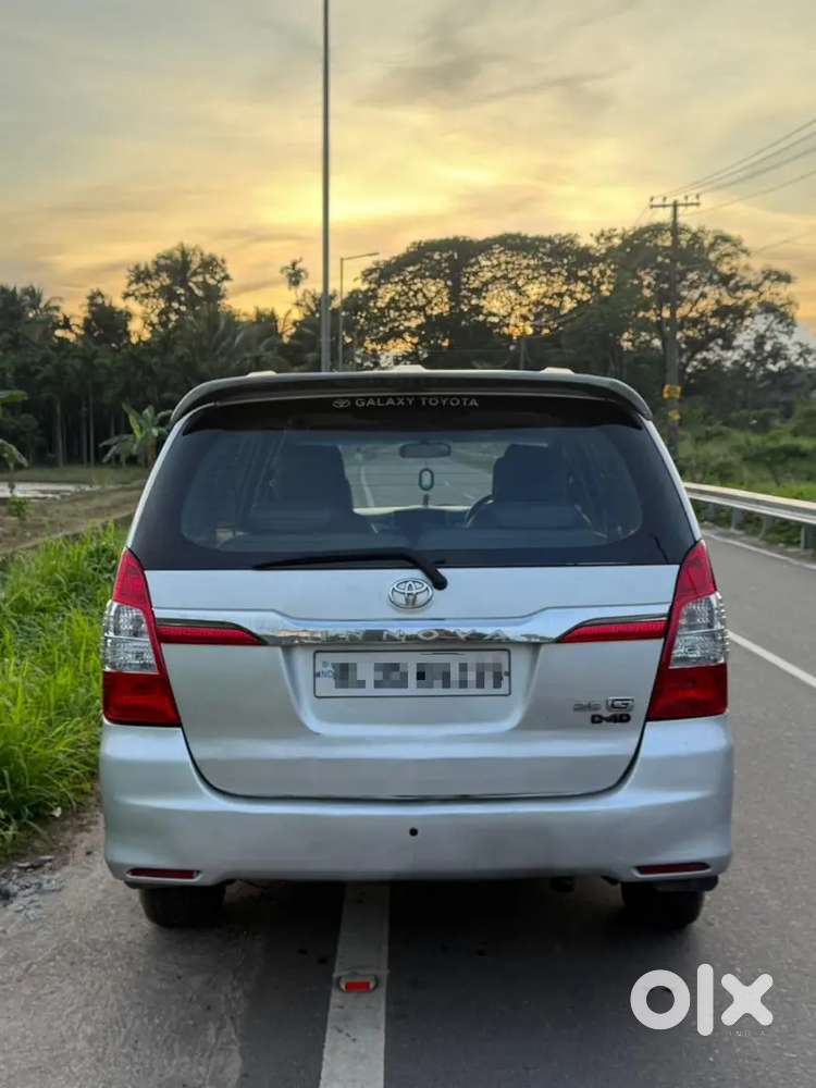 Toyota Innova 2012