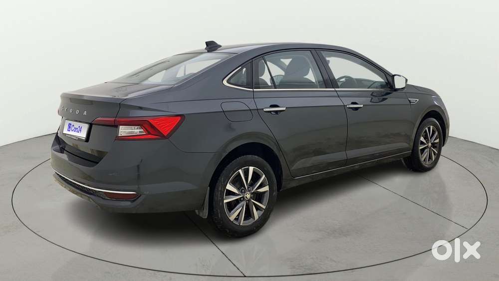 Skoda Slavia 1.0 Tsi Style At, 2023, Petrol